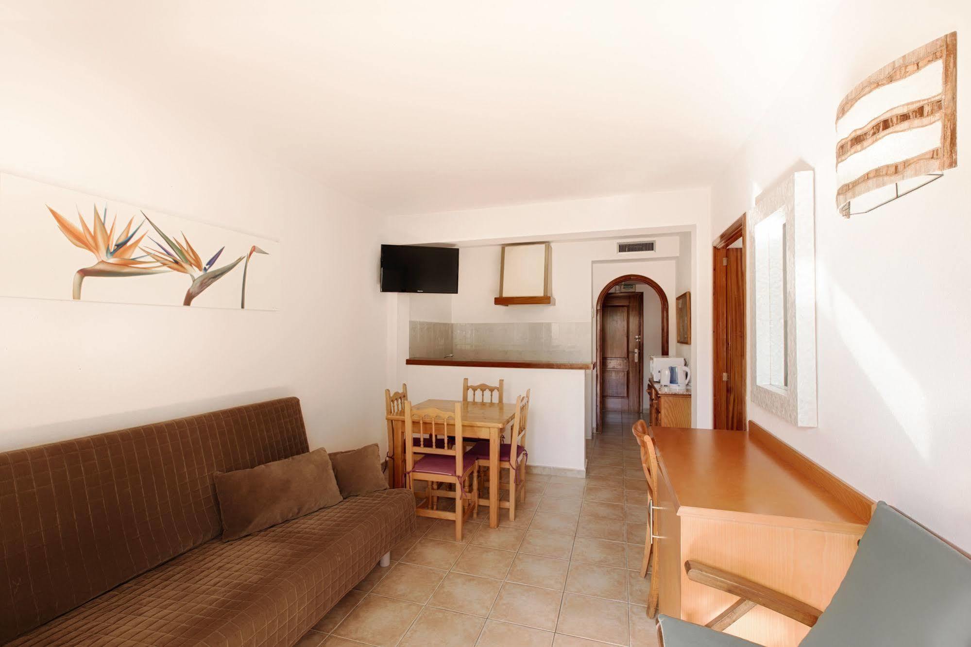 Apartamentos Colomar Santa Eulalia del Río Exterior foto